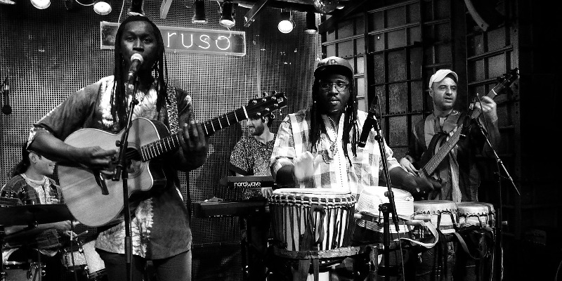 Malick Diaw, groupe de musique Musique Africaine en représentation à Paris - photo de couverture