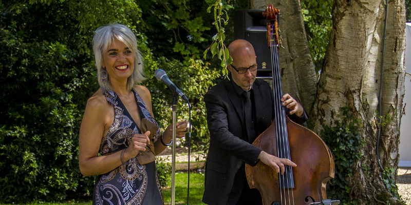 Emma Jazz Trio, groupe de musique Chanteur en représentation à Vendée - photo de couverture n° 3