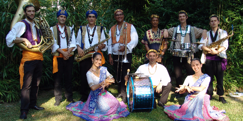 Bollywood orKestra, groupe de musique Musiques du monde en représentation à Essonne - photo de couverture n° 2