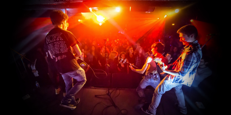 The Radioactive, groupe de musique Rock en représentation à Yvelines - photo de couverture