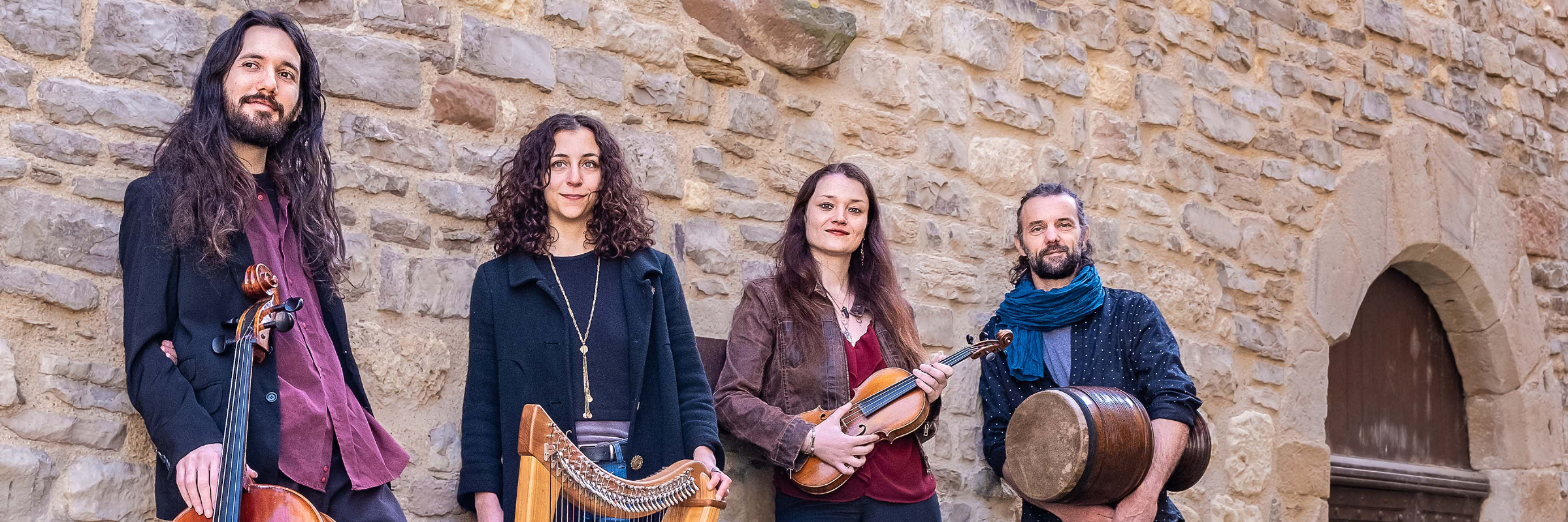Yenalaba, groupe de musique Musiques du monde en représentation à Hérault - photo de couverture
