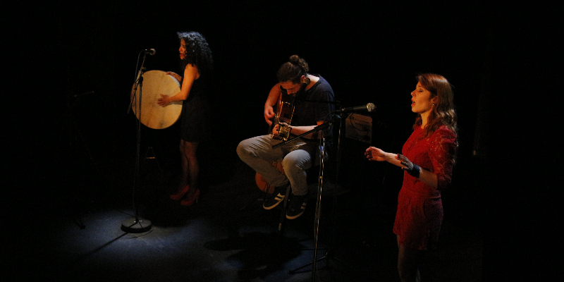 IN'OUÏE , groupe de musique Acoustique en représentation à Vaucluse - photo de couverture n° 1