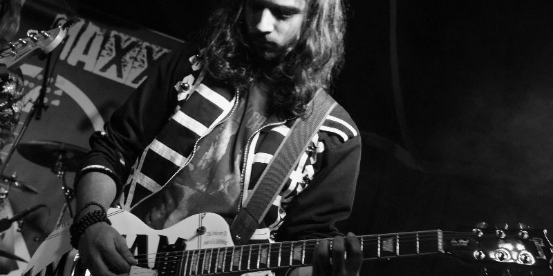 Mr Maxx, groupe de musique Guitariste en représentation à Allier - photo de couverture