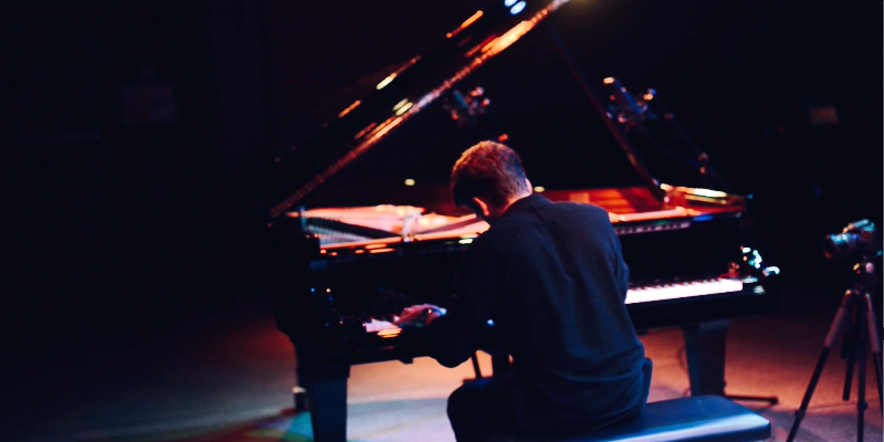 Adriano Koch Piano Solo, musicien Jazz en représentation - photo de couverture n° 1