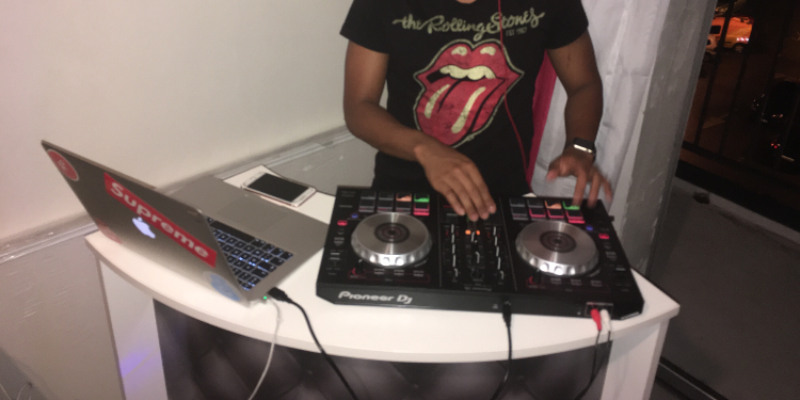 Dj Flexinho , DJ DJ en représentation - photo de couverture n° 2