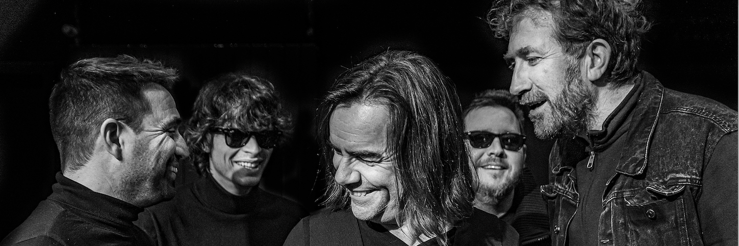 STICK'N FINGERS, groupe de musique Rock en représentation à Morbihan - photo de couverture n° 2
