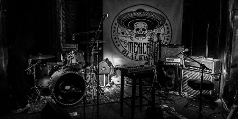 Mexican Blackbird, groupe de musique Rock en représentation - photo de couverture