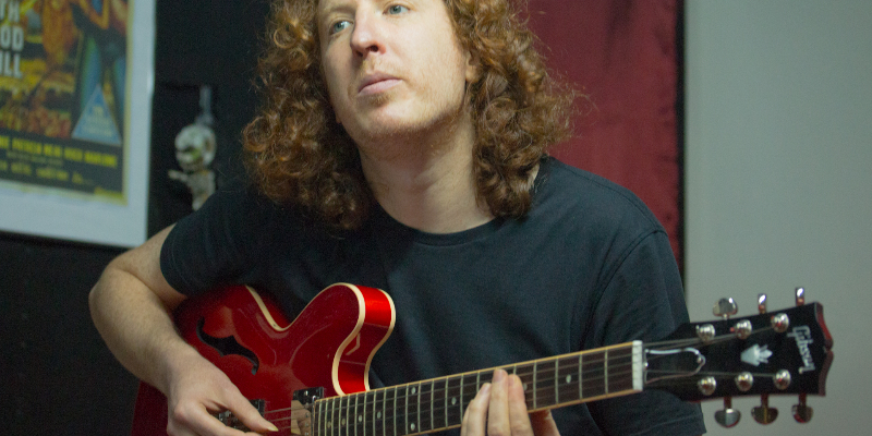 Salocin Martino, musicien Guitariste en représentation - photo de couverture n° 3