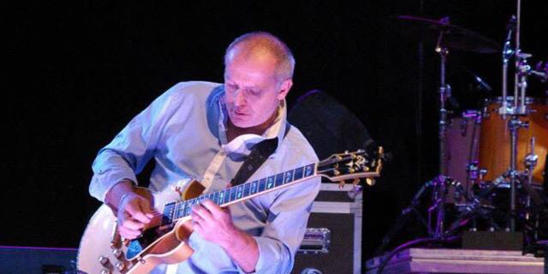 Joe Reggy, musicien Guitariste en représentation à Gironde - photo de couverture n° 2