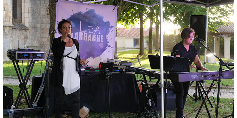 LEA LARRACHE , groupe de musique Chanteur en représentation à Charente Maritime - photo de couverture n° 1