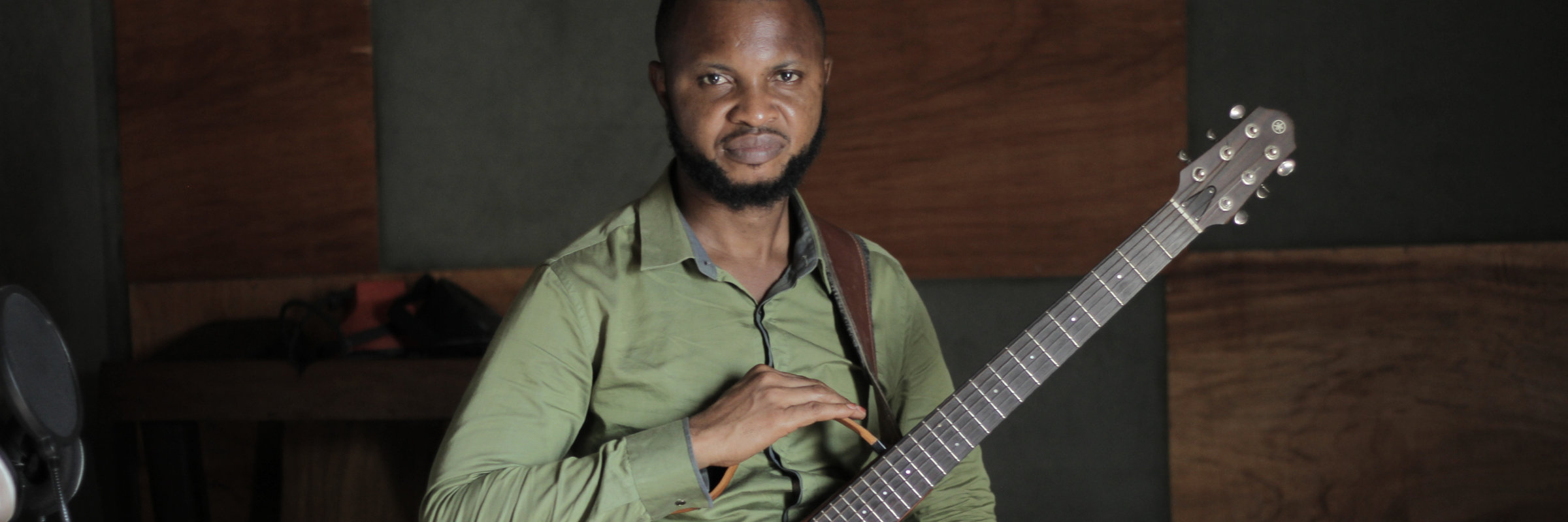 Sire, musicien Chanteur en représentation à Mayotte - photo de couverture