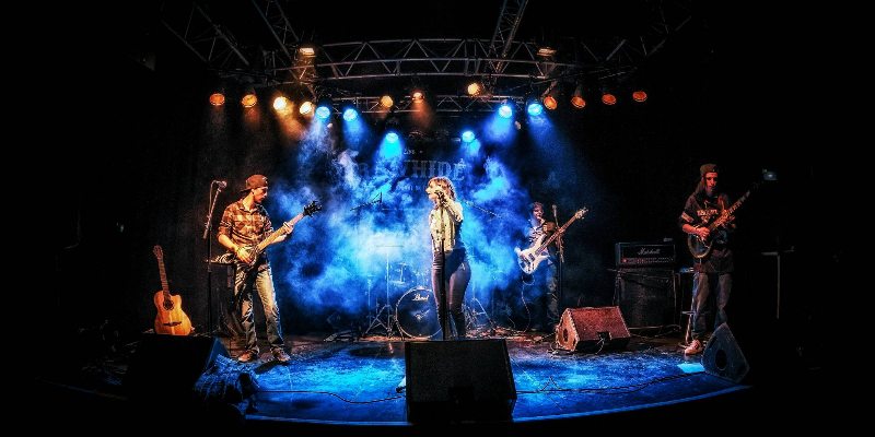 Rawhide, groupe de musique Rock en représentation - photo de couverture