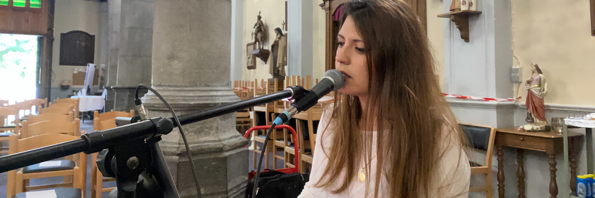 Amanda , musicien Chanteur en représentation à Pas de Calais - photo de couverture