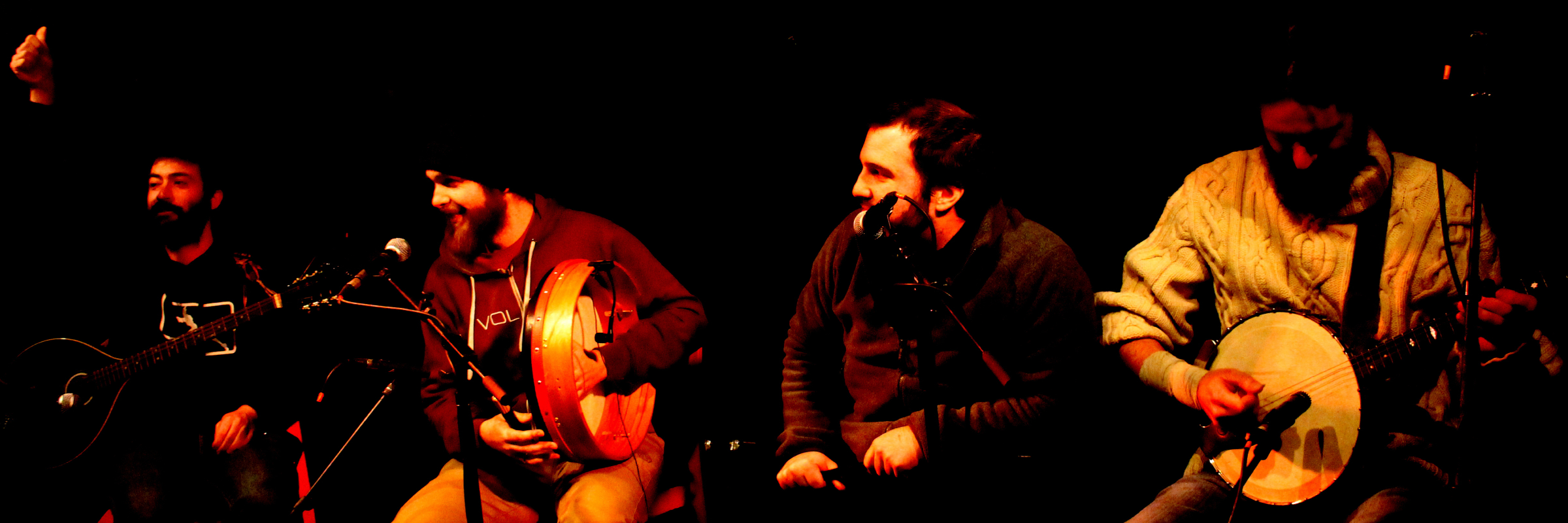 An Féasóg, groupe de musique Musiques du monde en représentation à Rhône - photo de couverture