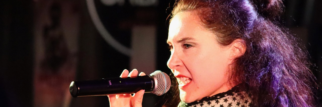Emily Clot, musicien Chanteur en représentation à Drôme - photo de couverture