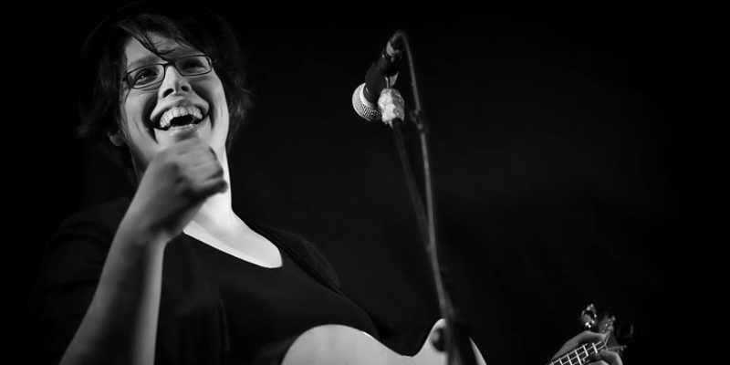 Ornella Roccia, musicien Pop en représentation à Paris - photo de couverture n° 3