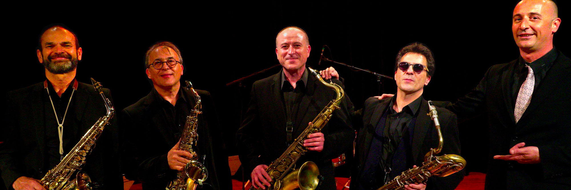 Metropolis Sax, groupe de musique Saxophoniste en représentation à Bouches du Rhône - photo de couverture