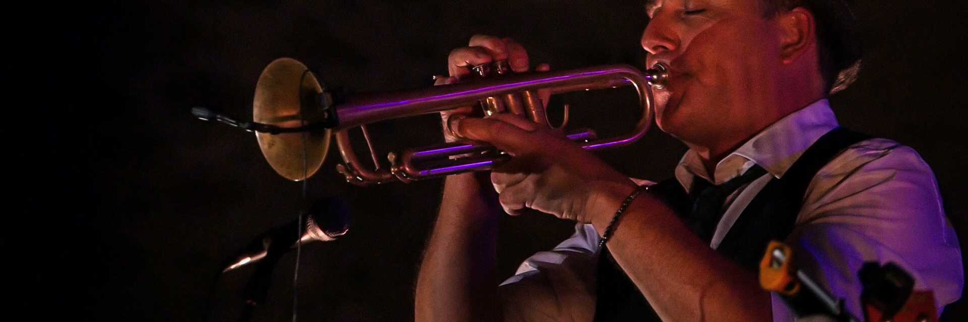 Jayjay, groupe de musique Jazz en représentation à Gard - photo de couverture