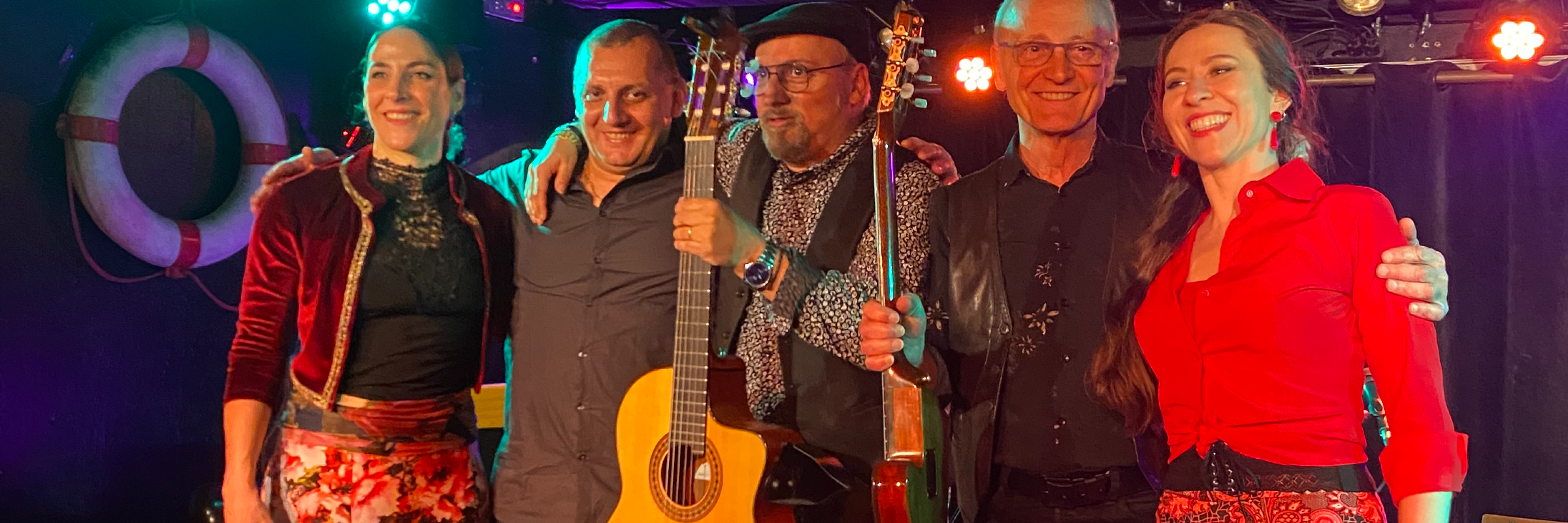LOS CARLOS, groupe de musique Guitariste en représentation à Rhône - photo de couverture