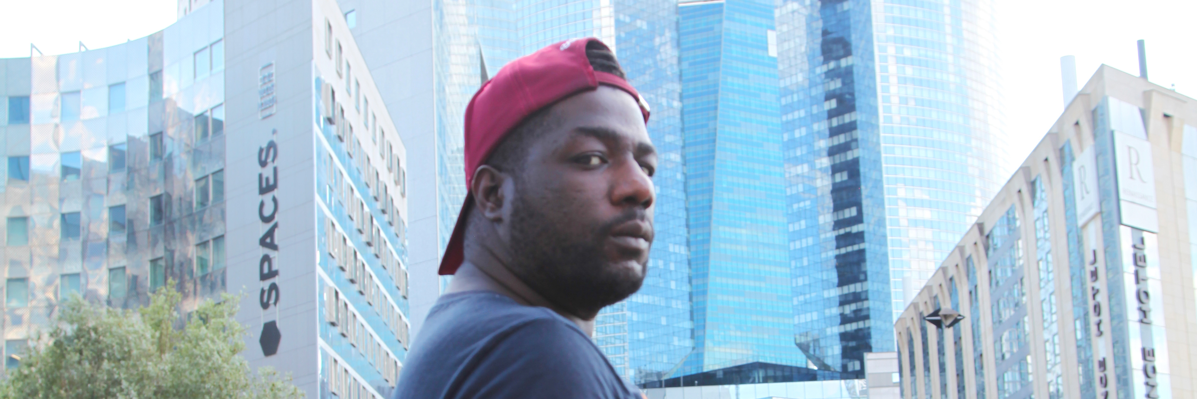 Nikem Nikyhia , musicien Rap en représentation à Eure - photo de couverture