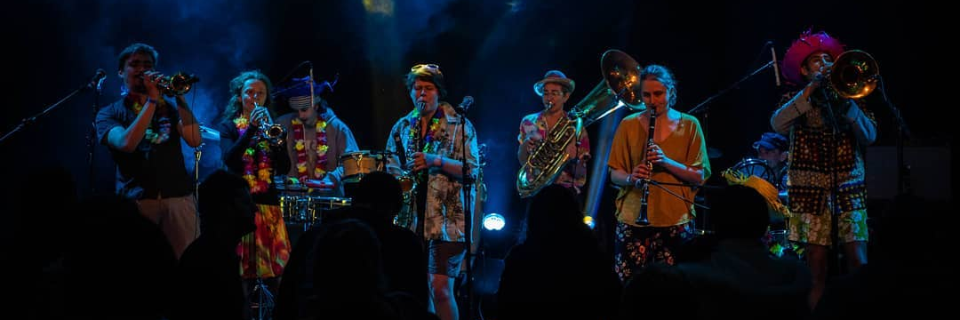 Mova Bunda, groupe de musique Fanfare en représentation à Meurthe et Moselle - photo de couverture