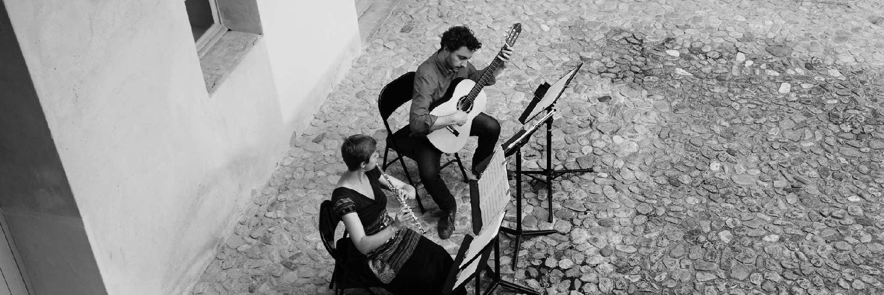 Duo Orkeus , musicien Guitariste en représentation à Ain - photo de couverture