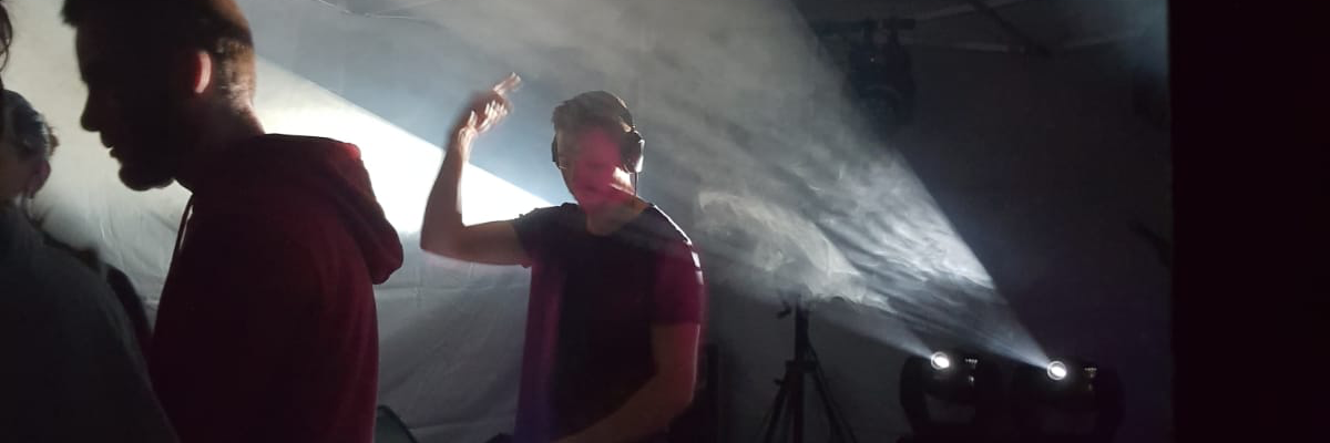Kuastih, DJ Electronique en représentation à Yvelines - photo de couverture