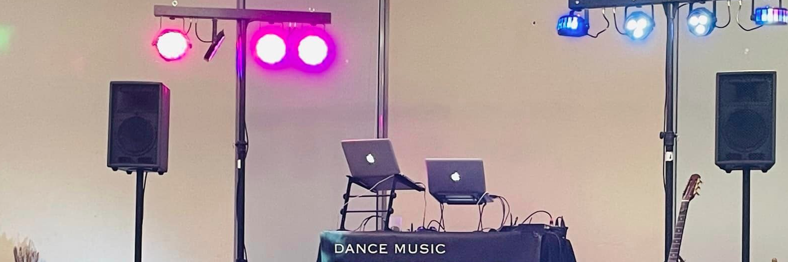 Dance Music, DJ DJ en représentation à Puy de Dôme - photo de couverture
