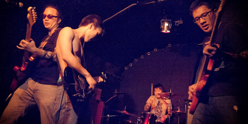 SAKA, groupe de musique Rock en représentation à Val de Marne - photo de couverture