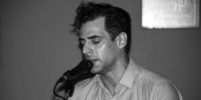 Yves Astorelli, musicien Chanteur en représentation - photo de couverture n° 2