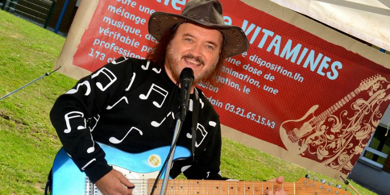 Pierre Coppik, musicien Chanteur en représentation à Pas de Calais - photo de couverture n° 2