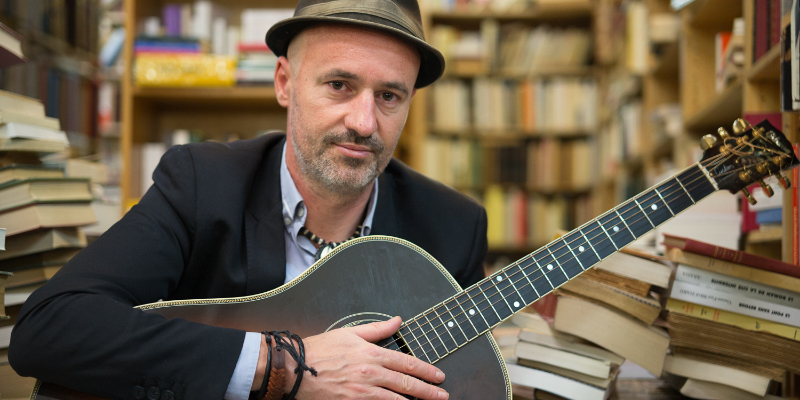 Rico Brinx, musicien Folk en représentation à Paris - photo de couverture n° 2