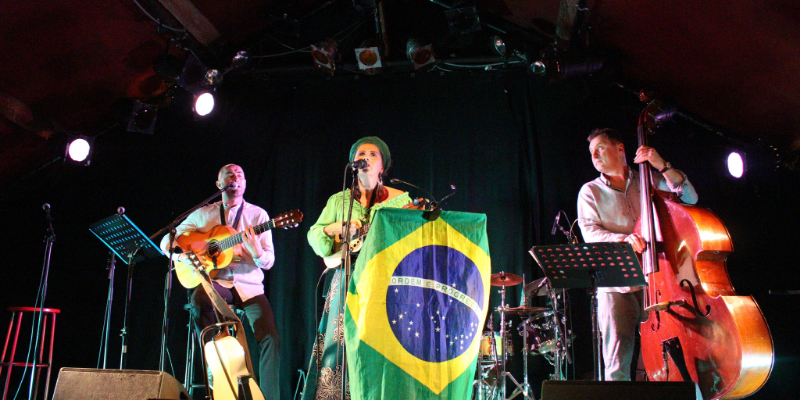 ROSI GARRIDO, groupe de musique Musique Brésilienne en représentation à Meuse - photo de couverture n° 1