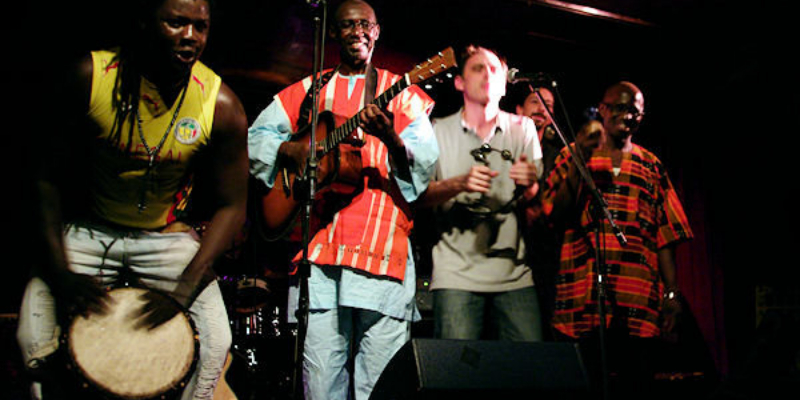 malick dia, groupe de musique Chanteur en représentation à Val d'Oise - photo de couverture
